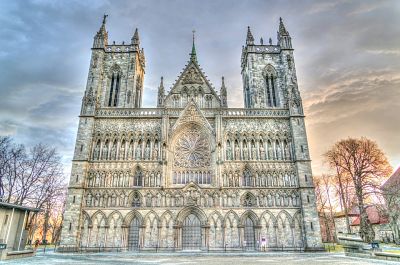 Differenze tra gotico e romanico in architettura